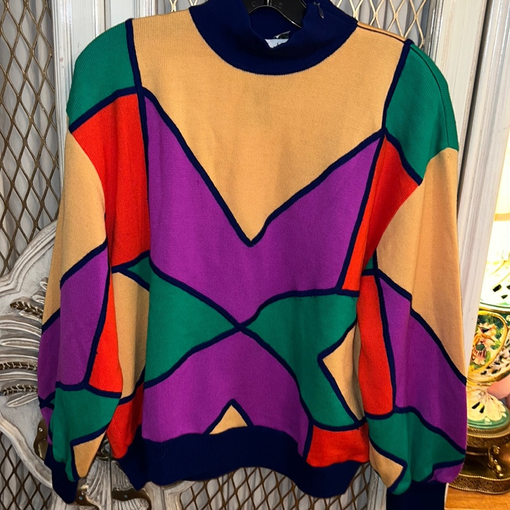 St. John sweater L